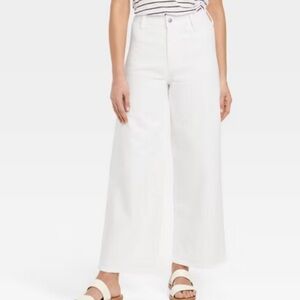 Universal Thread Women's White Wide-Leg Jeans